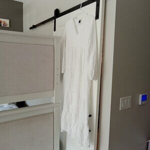 GREAT 2-3 years old Women's XS Tiered White Dress